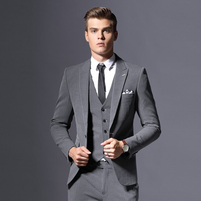 Light gray formal suits for corporate workwear (6)